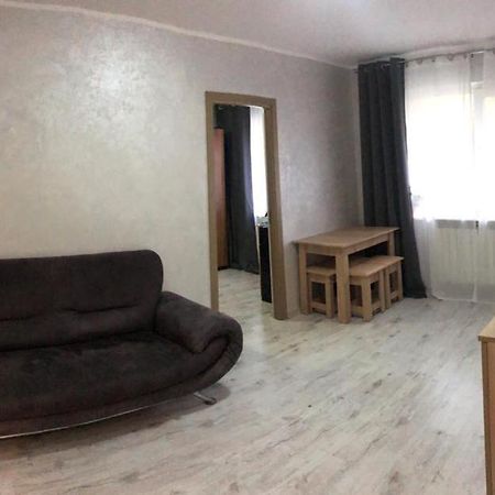 Dmi Apartment Iasi Bagian luar foto