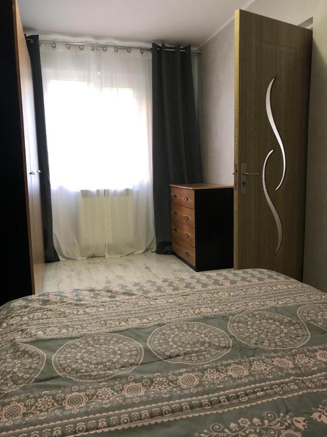 Dmi Apartment Iasi Bagian luar foto